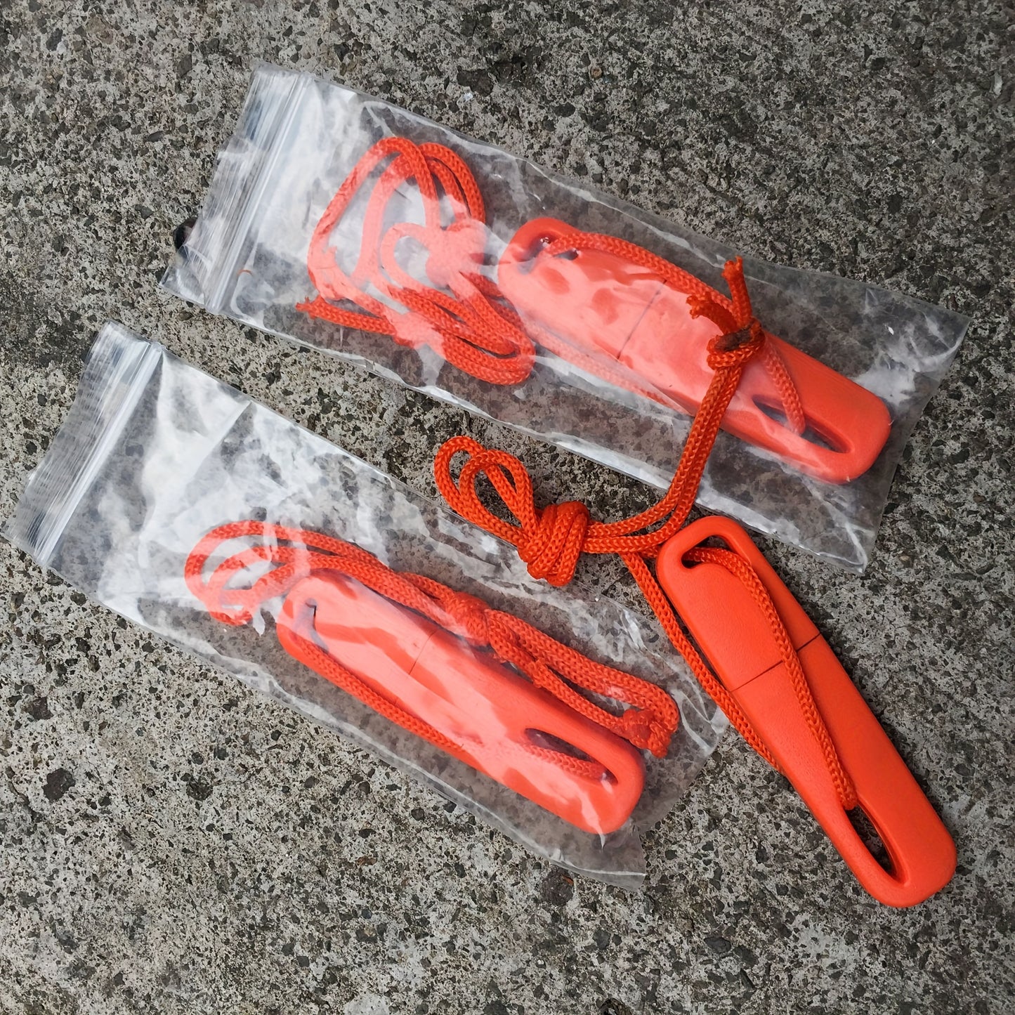 1-piece Emergency Fire Starter Stick with Serrated Scraper and Magnesium Flint: Durable, Uncharged Outdoor Survival Tool for Camping and Hiking